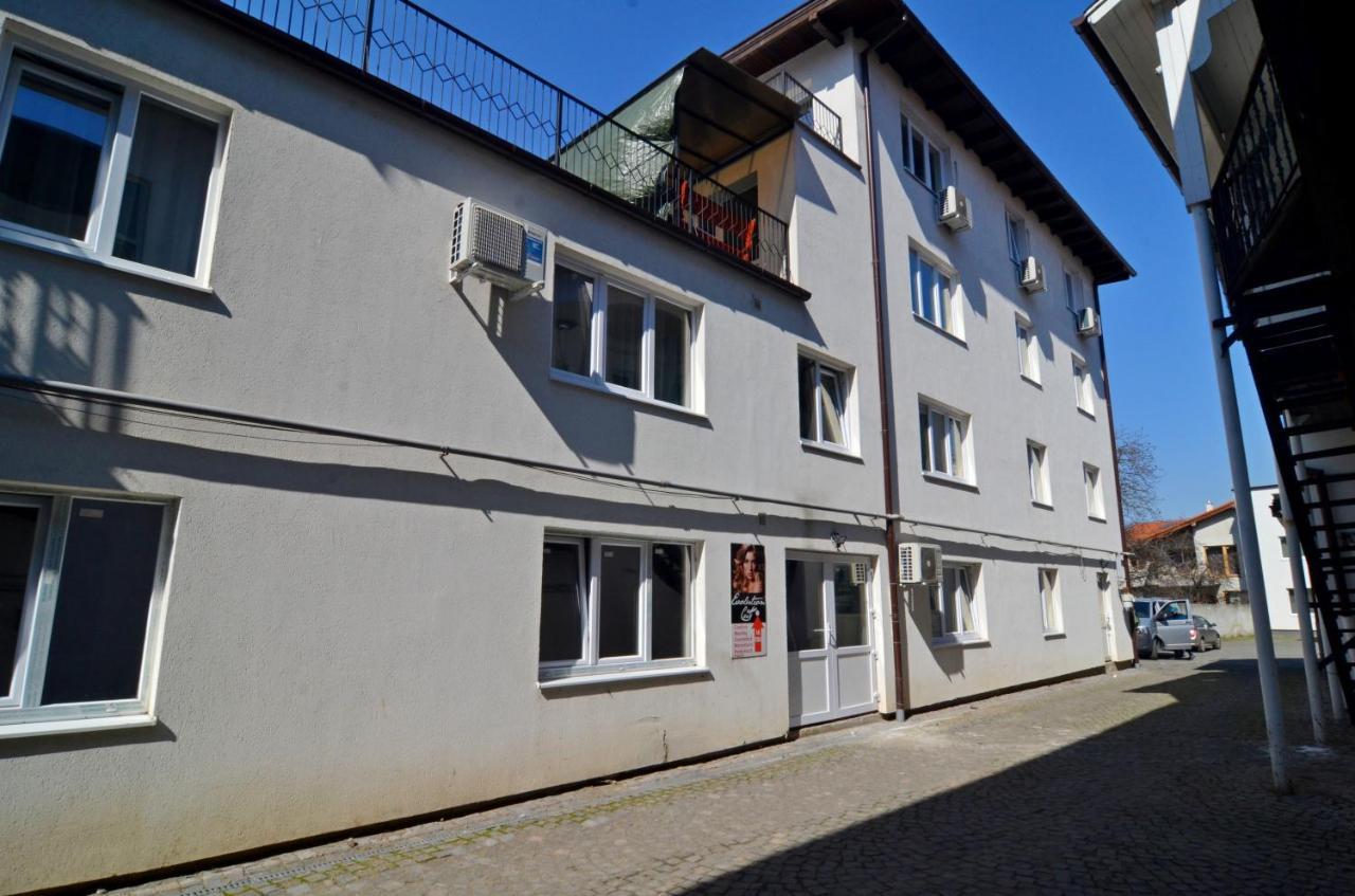 Appartement 1 *